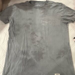 Women’s small, gray t-shirt.